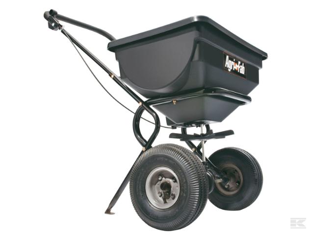 Agri-Fab skubbespreder 38 kg. 