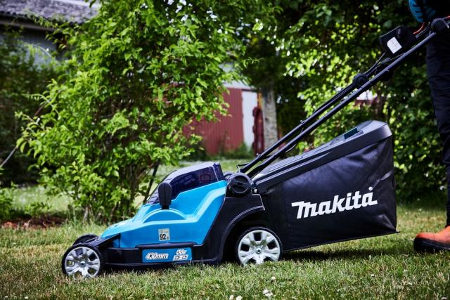 Makita DLM432Z Plæneklipper u/ Batteri og Lader