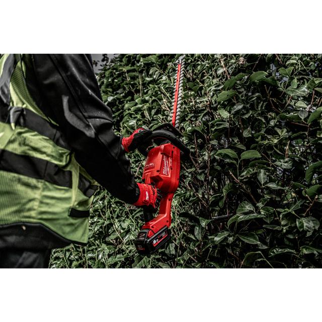 Milwaukee M18 CHT-0 FUEL™ Hækkeklipper med 60 cm sværd u/Batterier og Lader