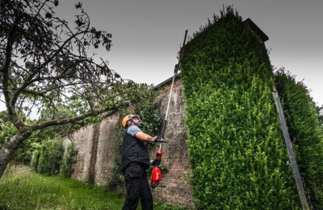 Milwaukee M18 FUEL™ Stanghækkeklipper 267 cm, U/Batteri og Lader