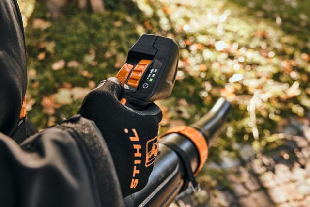 Stihl BGA 300 Rygbåren Løvblæser u/ Batteri og Lader