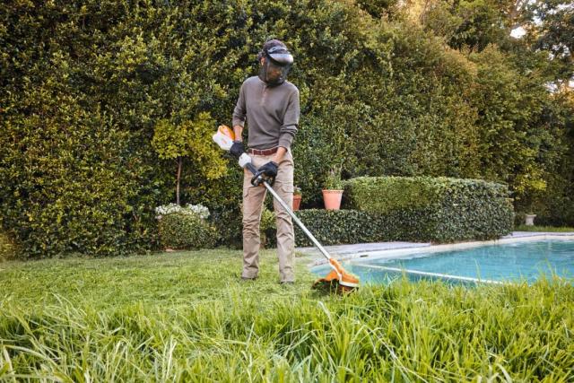 STIHL Batteri Buskrydder FSA 110R U/Batteri og Lader